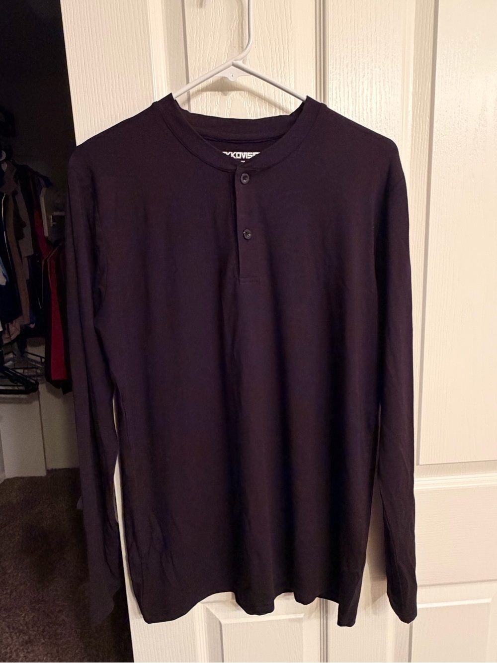 Men's Long-Sleeve Henley Shirt - Black